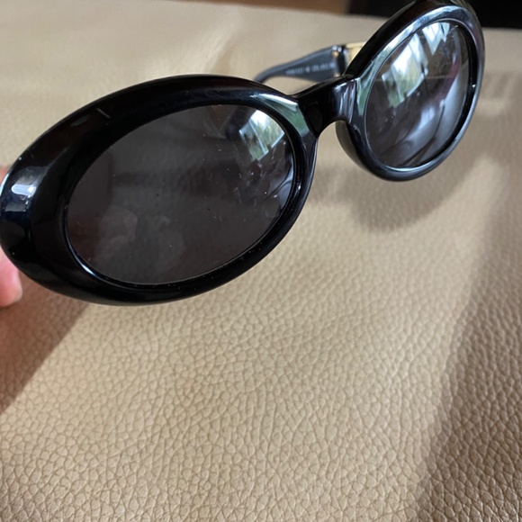 RARE VERSACE VINTAGE MIAMI SUNGLASSES - Picture 3 of 6